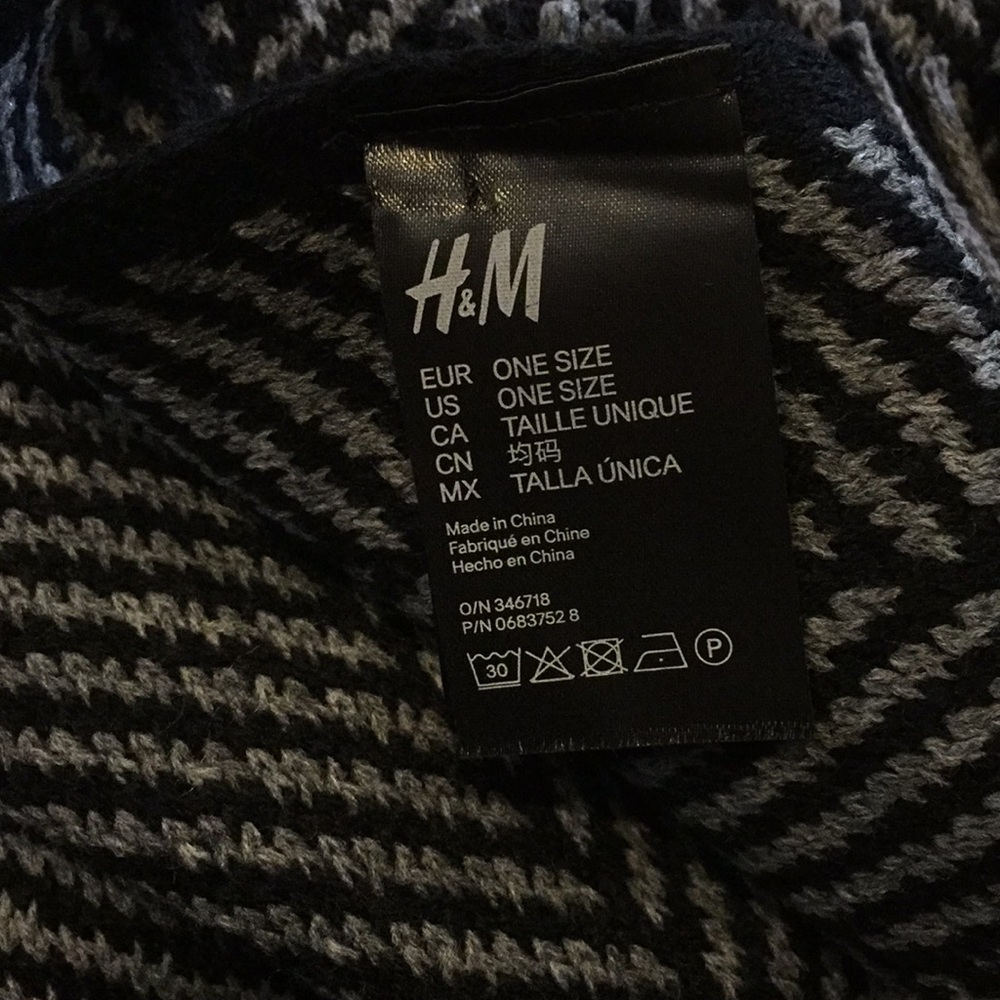 H&M Scarf - Picture 3 of 3